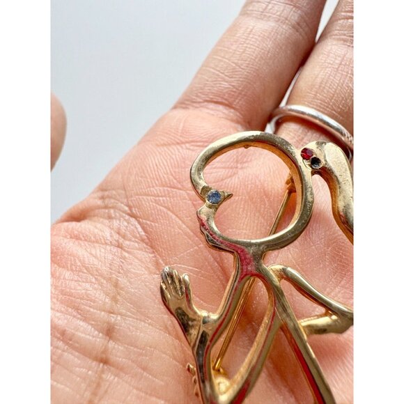 Vintage B.J. BEATRIX JEWELRY Gold Tone Blue Red Rhinestone Praying Angel Brooch - Picture 3 of 7